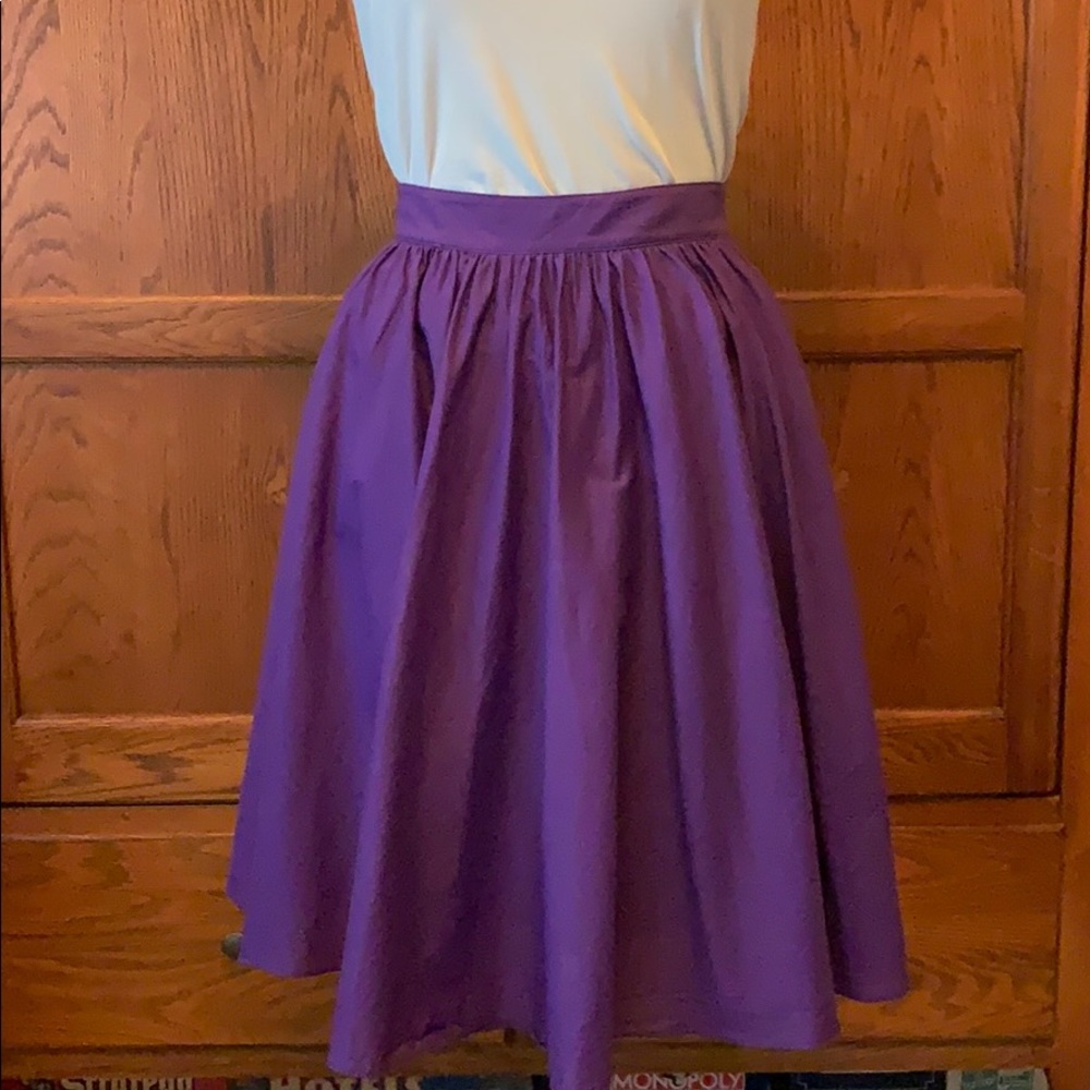 J Crew skirt, size 2 POCKETS!